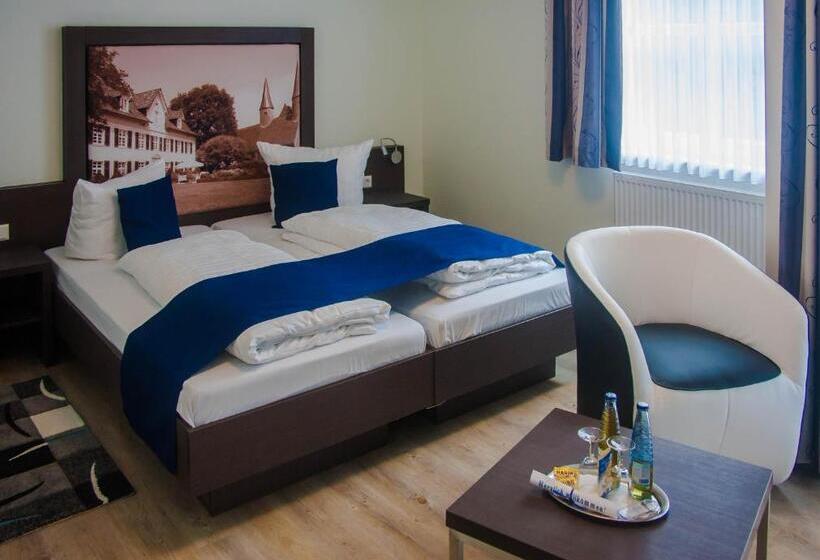 スタンダードルーム, Schaumburger Ritter