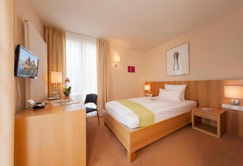 标准单人间, St Elisabeth