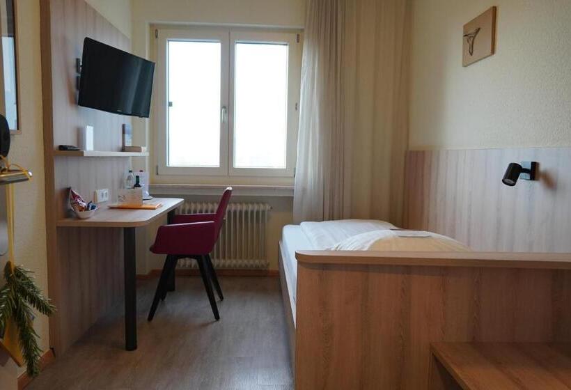 标准单人间, St Elisabeth