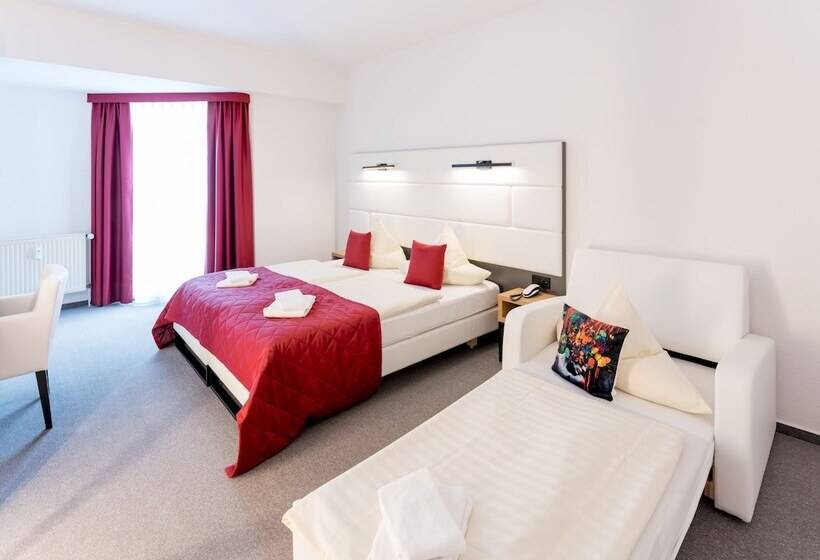 スタンダードトリプルルーム, Stadtfeld