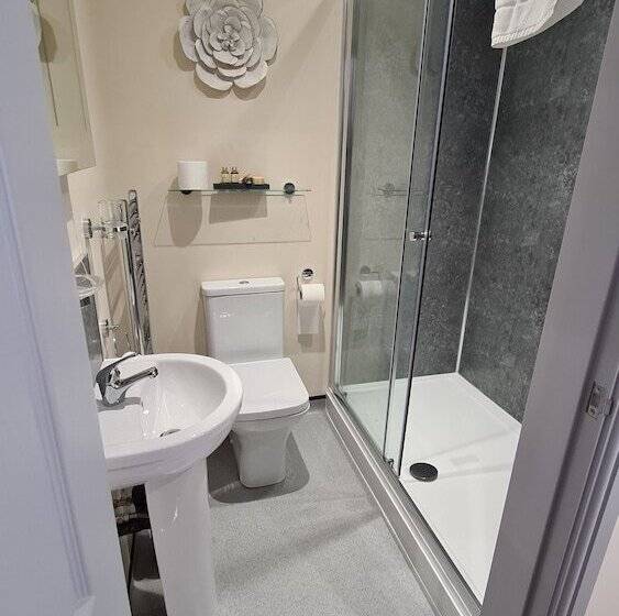 스탠다드 룸, The Lemon Tree