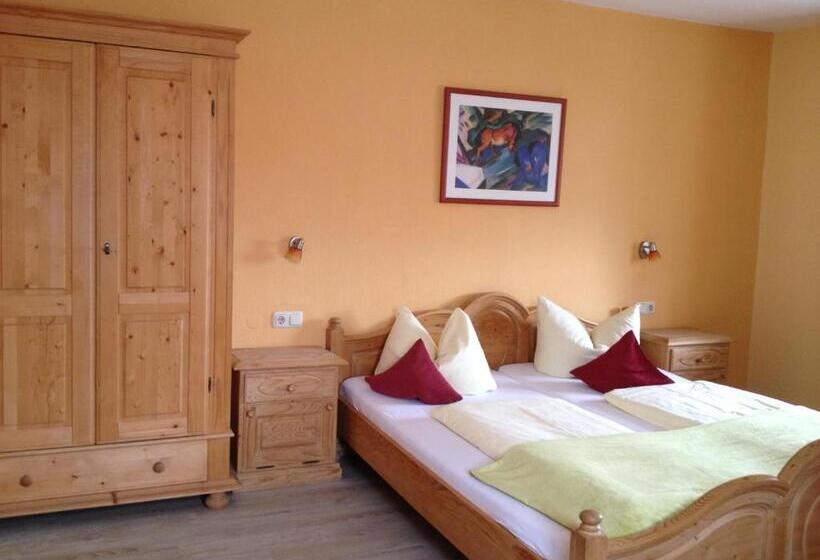 标准间, Waltraud Garni