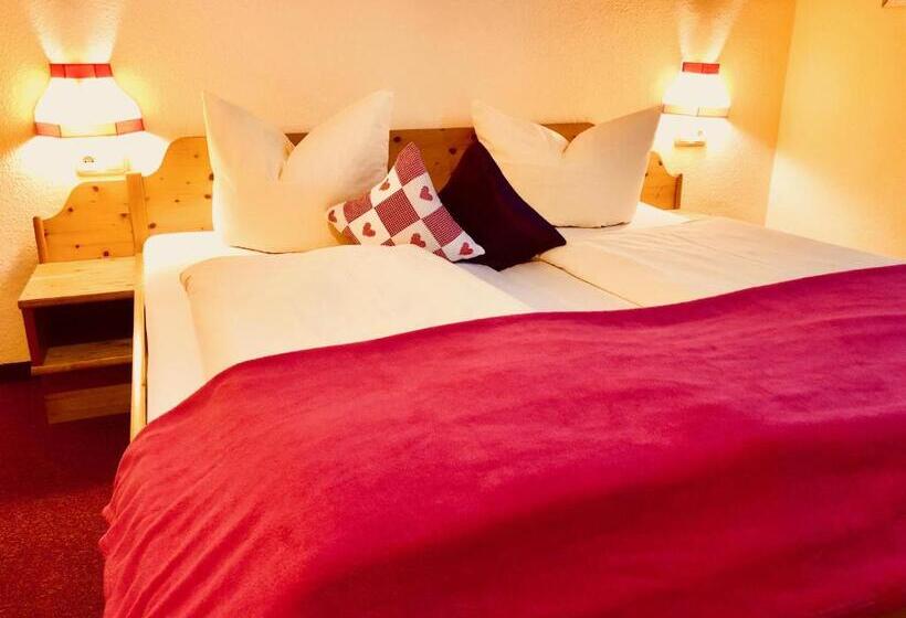 标准间, Waltraud Garni