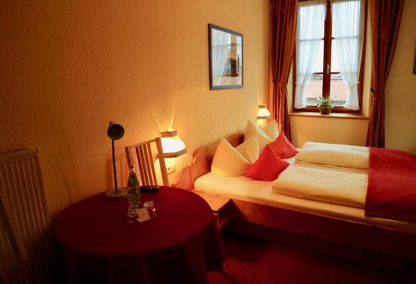 标准间, Waltraud Garni