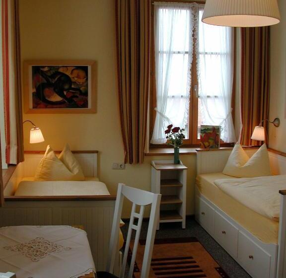 经济房, Waltraud Garni