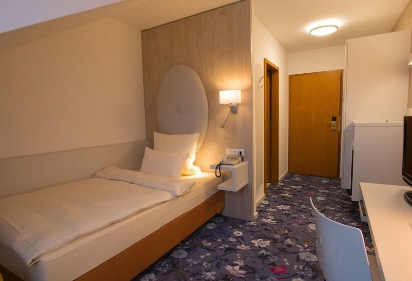 اتاق استاندارد یک نفره, Zum Lowen