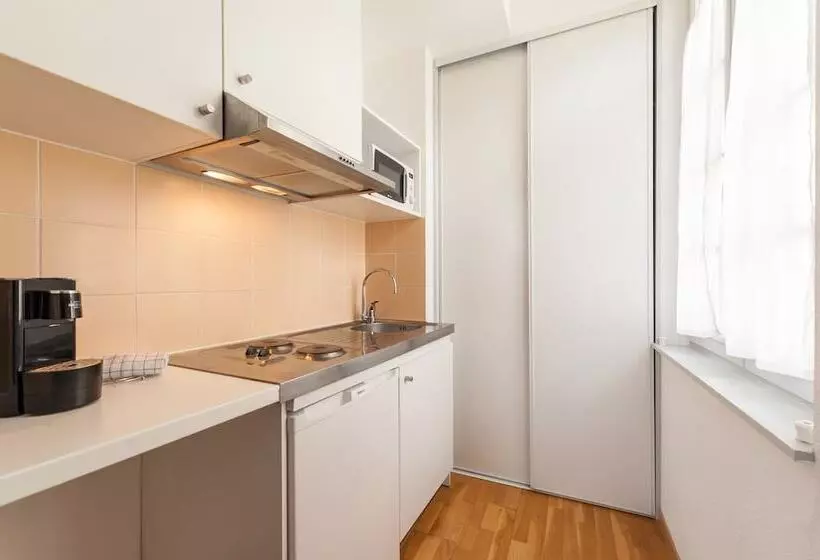 استودیو استاندارد با چشم‌انداز, Residhotel Vieux Port