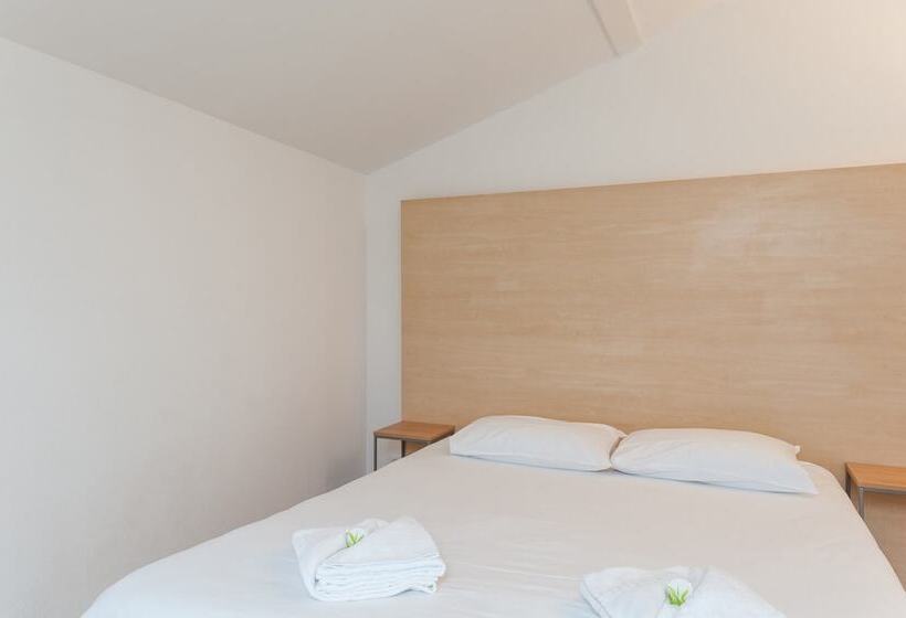 استودیوی استاندارد, Residhotel Vieux Port