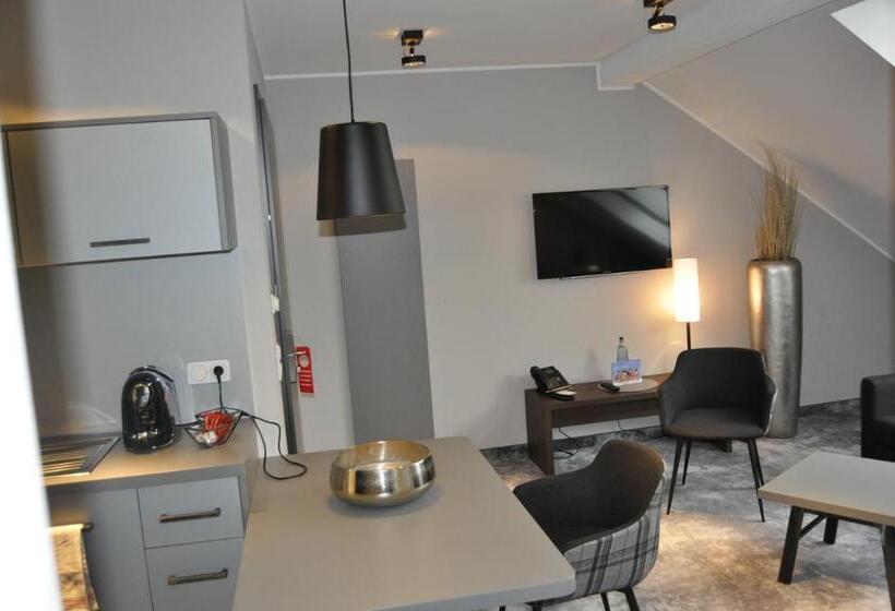سوییت جونیور, Strandberg S Designhotel Viktoria