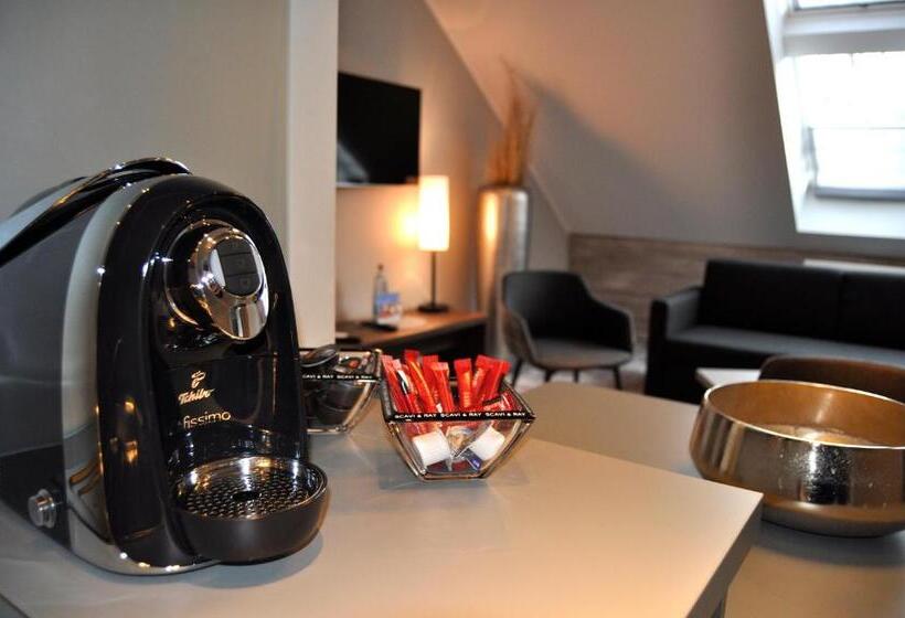 سوییت جونیور, Strandberg S Designhotel Viktoria