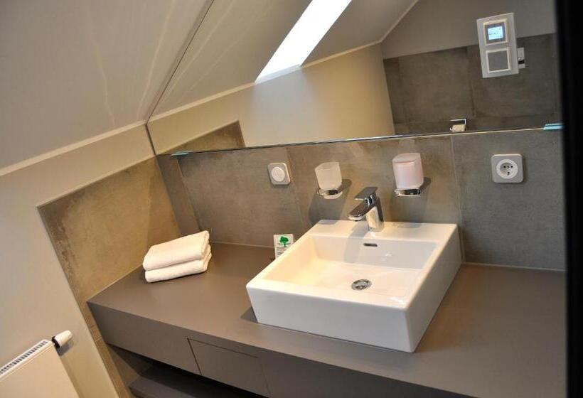 سوییت جونیور, Strandberg S Designhotel Viktoria