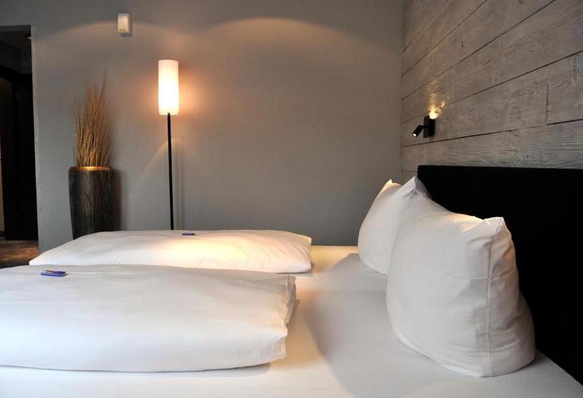 コンフォートルーム, Strandberg S Designhotel Viktoria