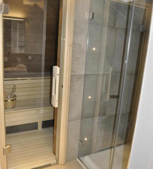 سوییت جونیور, Strandberg S Designhotel Viktoria