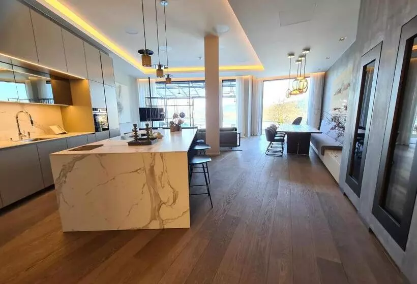 スーペリアースイート, Suiten Aparthotel Aenea