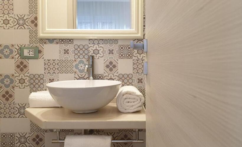 スタンダードルーム, Le Camere Di Libero E Roberta