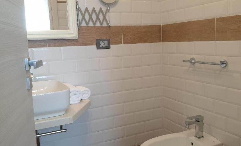 スタンダードルーム, Le Camere Di Libero E Roberta