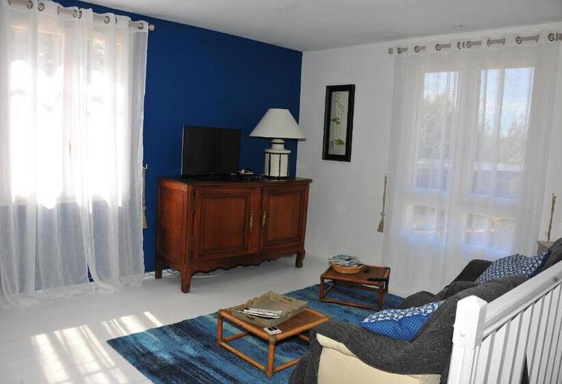 غرفة قياسية رباعية, Gte De Charme Le Figuier