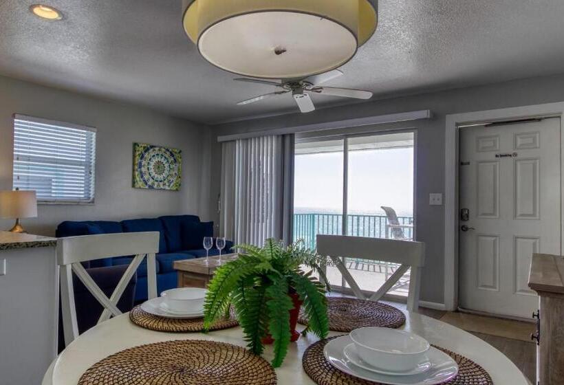 סוויטה, The New Hotel Collection Beachfront