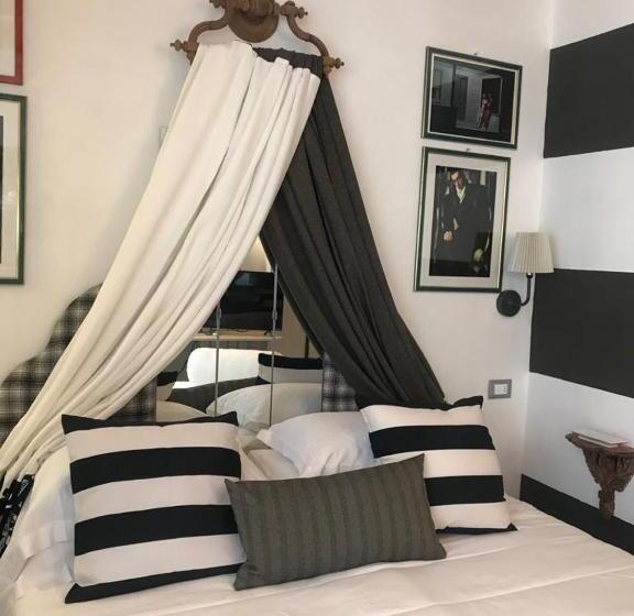 غرفة قياسية, Sanctus Syrus 2