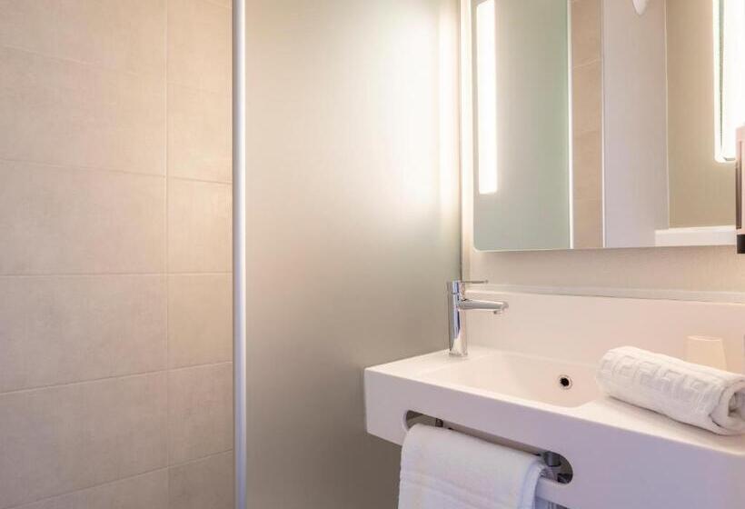 Номер Стандарт Трехместный, B&b Hotel Saint Martin De Crau Alpilles Camargue