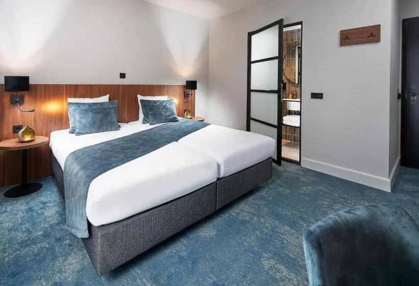 デラックスルーム, Boutique Hotel First City
