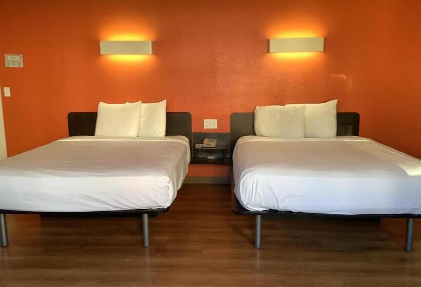 اتاق استاندارد, Carlsbad Village Inn