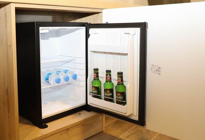 اتاق لوکس, Elia İmroz