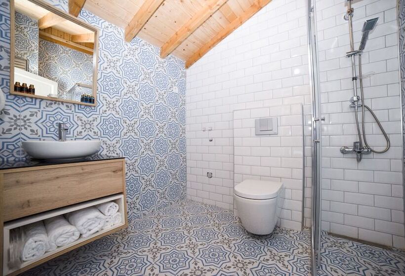 اتاق لوکس, Elia İmroz