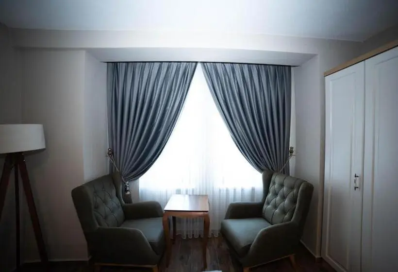 デラックスの４人部屋, Elia İmroz