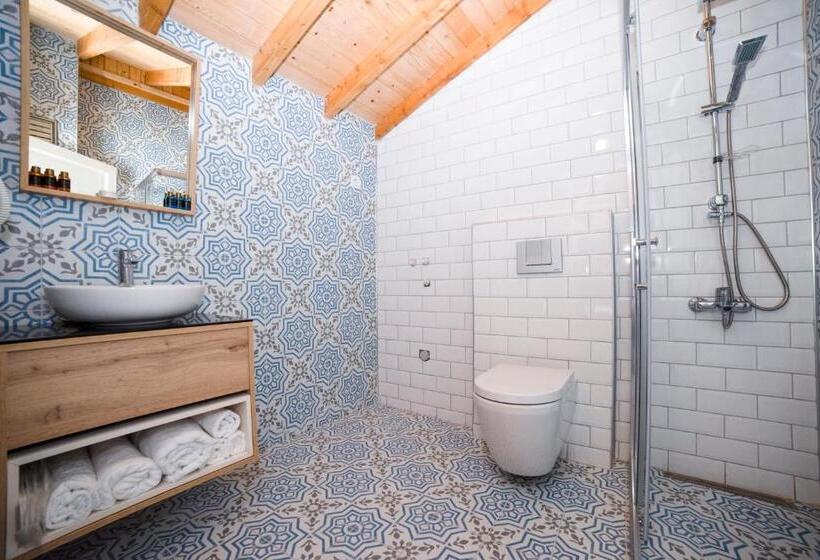 سوئیت با بالکن, Elia İmroz