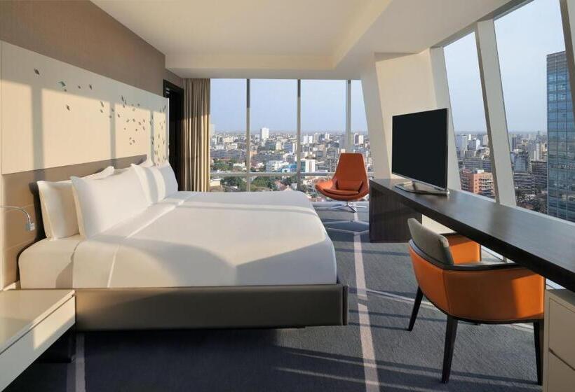 سوئیت با تخت بزرگ, Intercontinental Luanda Miramar, An Ihg