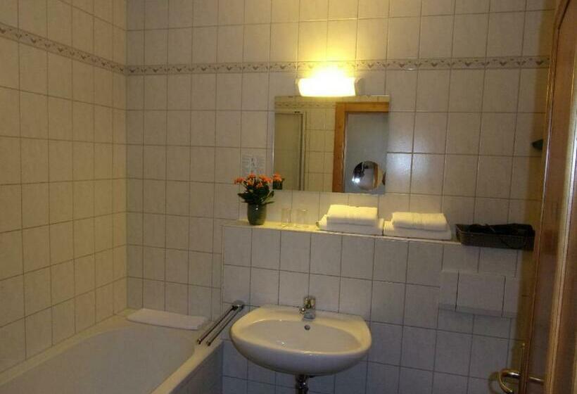 Номер Стандарт, Landgasthof Hacker