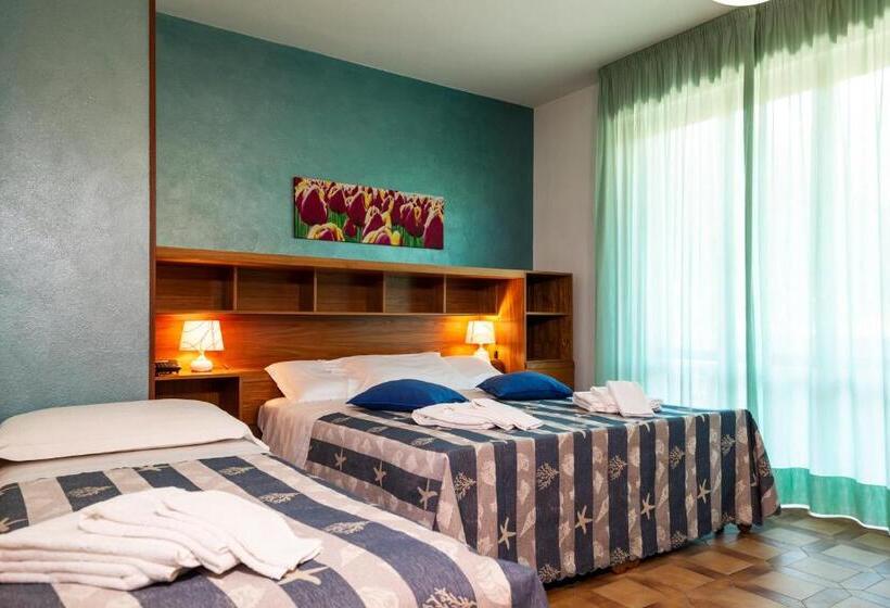 バルコニー付きスタンダードトリプルルーム, Parco Dei Pini