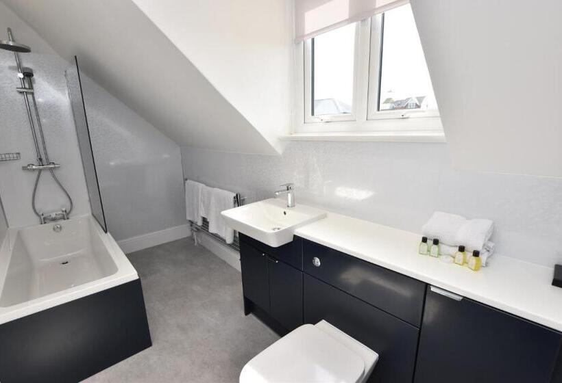 Номер Стандарт, Kingsway Hotel