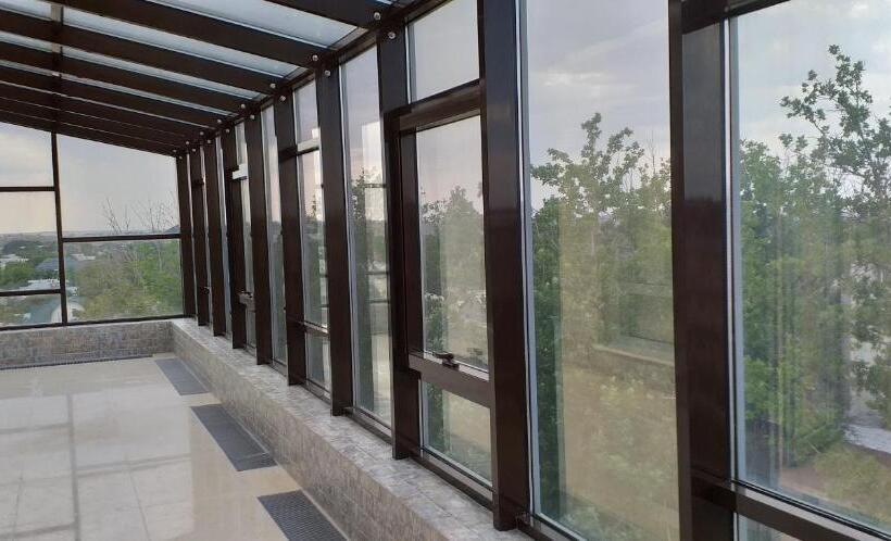 سوئیت با بالکن, Park Hotel Al Bustan