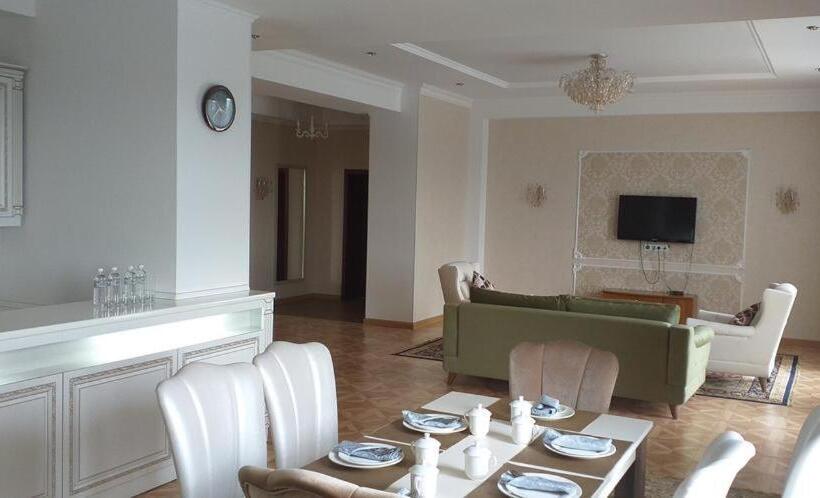 سوئیت با بالکن, Park Hotel Al Bustan