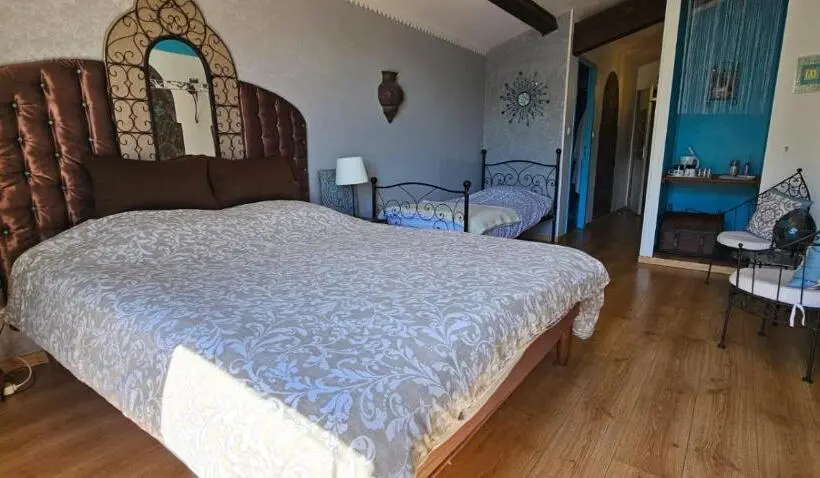 プールビュースタンダードルーム, Villa Monplaisir Zen