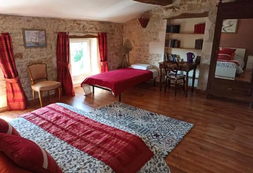 Habitación Triple Estándar, La Pastorale