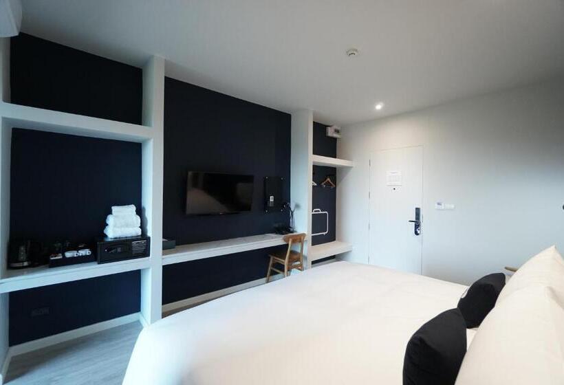 스탠다드 룸 킹사이즈 침대, Blu Monkey Hub And Hotel Chanthaburi