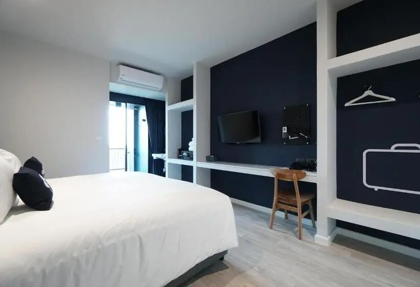 キングサイズベッドのデラックスルーム, Blu Monkey Hub And Hotel Chanthaburi