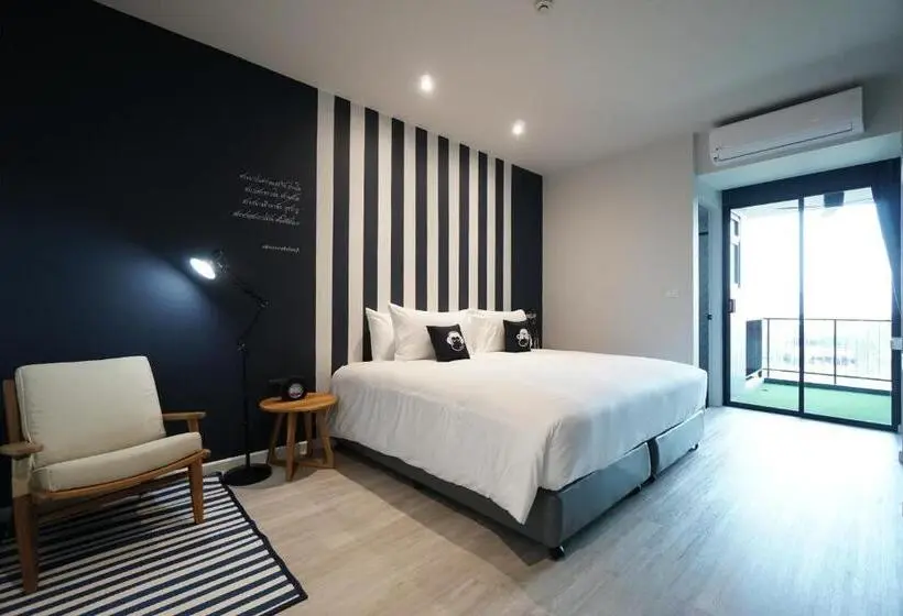 キングサイズベッドのデラックスルーム, Blu Monkey Hub And Hotel Chanthaburi