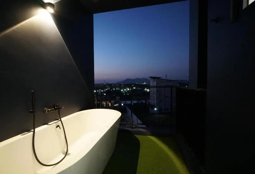 スタンダードルーム, Blu Monkey Hub And Hotel Chanthaburi