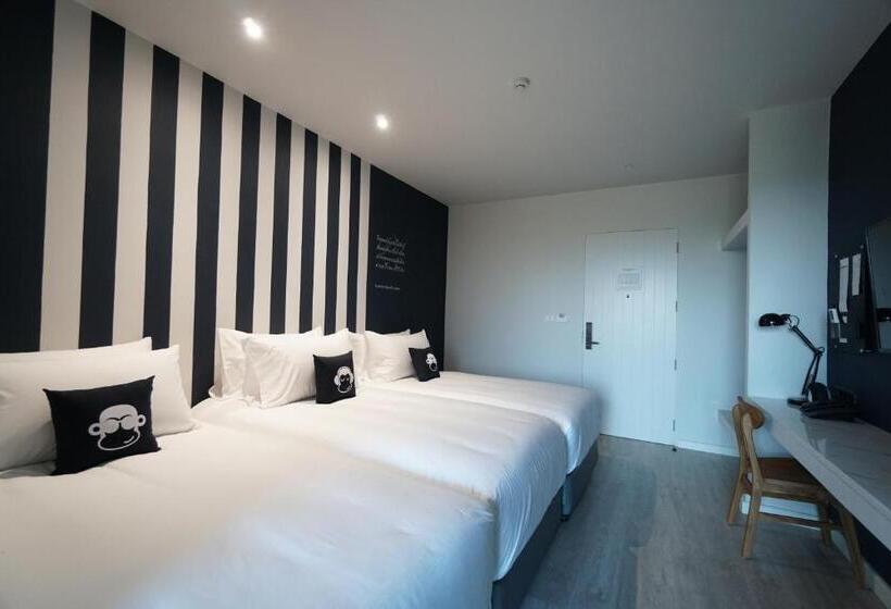 디럭스 트리플 룸, Blu Monkey Hub And Hotel Chanthaburi