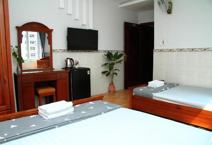 اتاق خانوادگی, Nguyen Anh