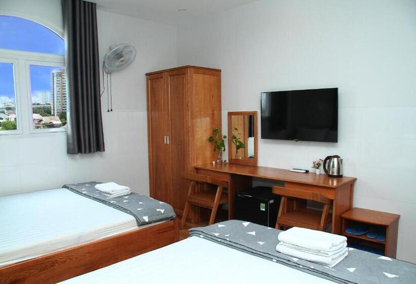 اتاق استاندارد چهار تخته, Nguyen Anh