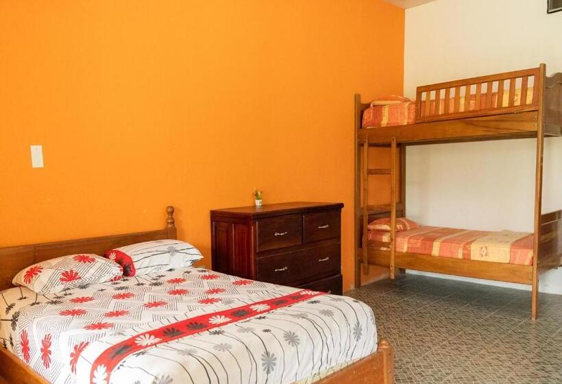 Четырехместный Номер Стандарт, Puerto Quito Lodge