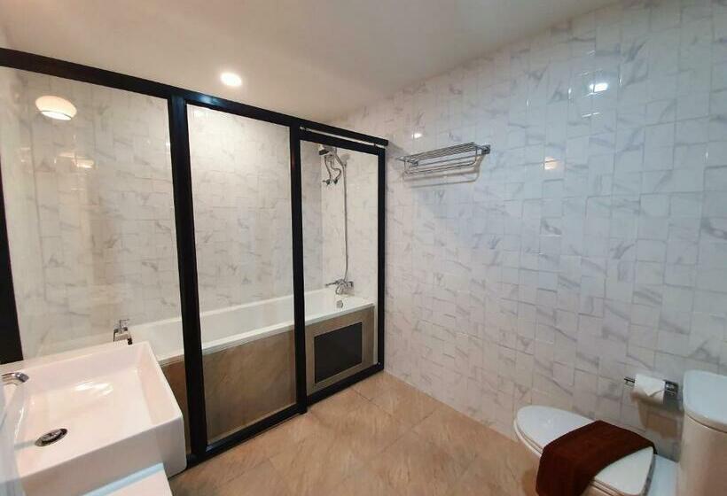 سوییت با چشمانداز کوه, Usabai Riverside Boutique