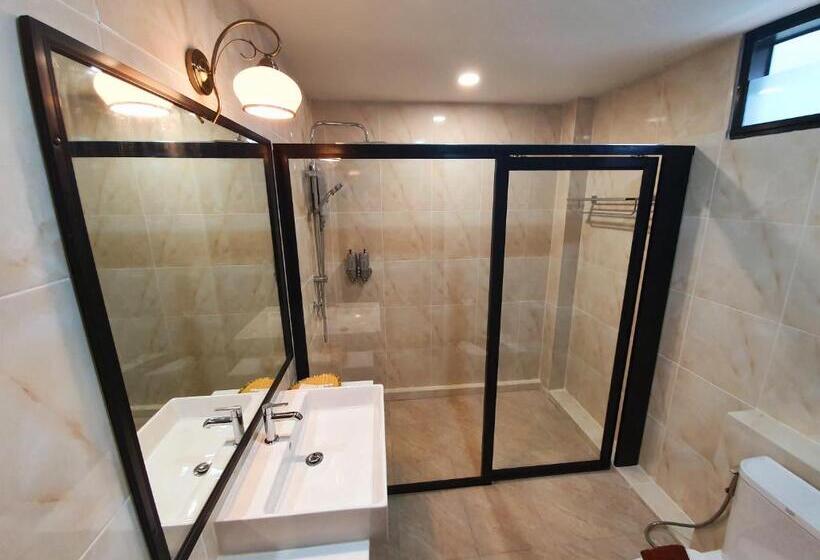 اتاق استاندارد با چشمانداز کوهستان, Usabai Riverside Boutique