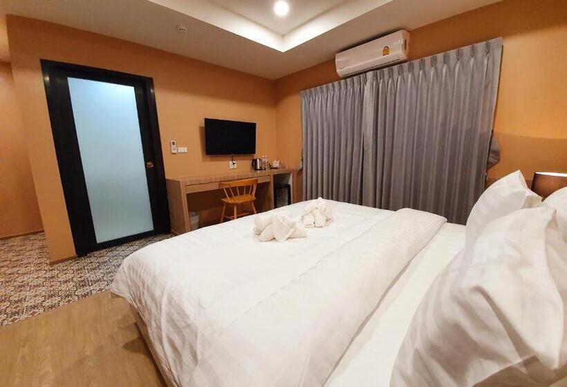 سوییت خانوادگی, Usabai Riverside Boutique