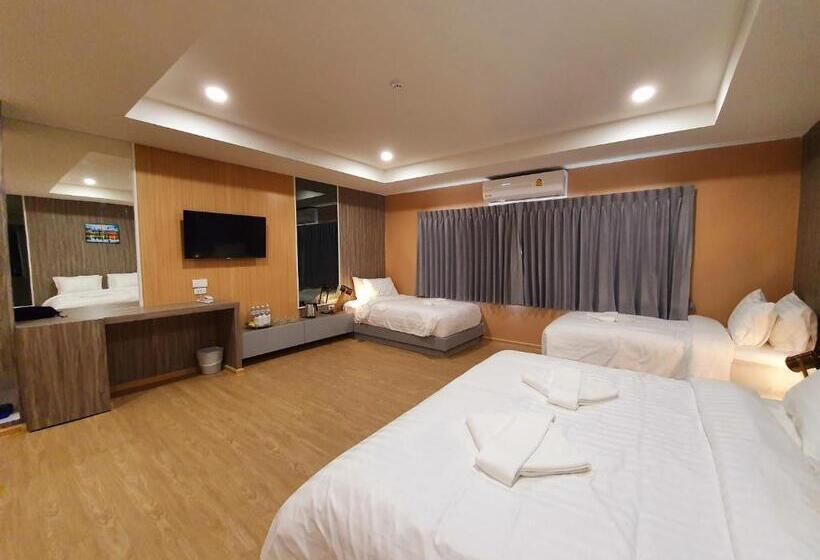 اتاق استاندارد چهار تخته, Usabai Riverside Boutique